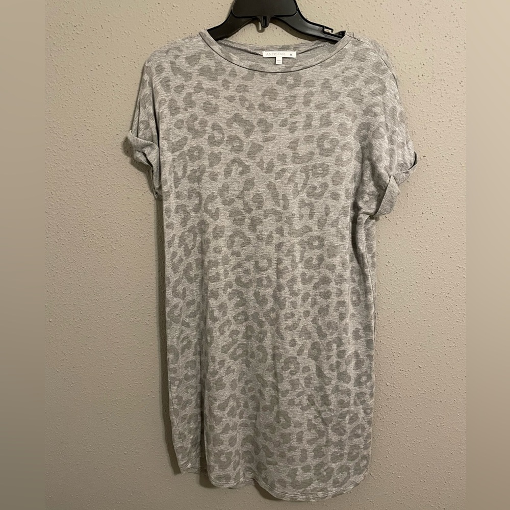 Women’s Antistar T-shirt Dress. Size Medium.